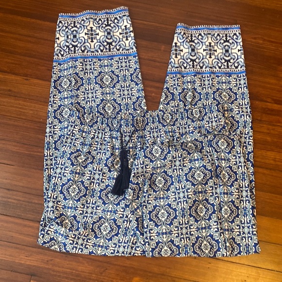 New directions patterned flowy pants - Picture 1 of 4